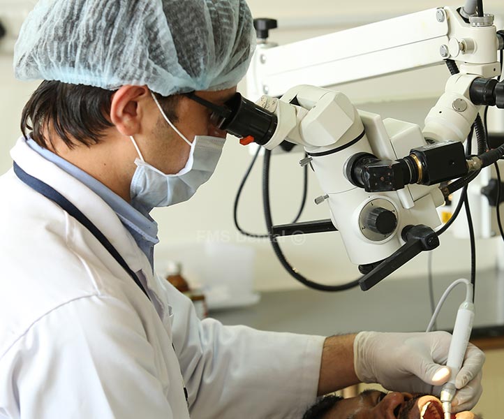 Microscope